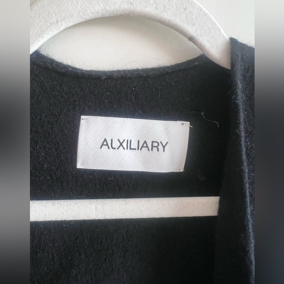 Auxiliary wool and cashmere cape- brand new with tags! - Picture 2 of 6